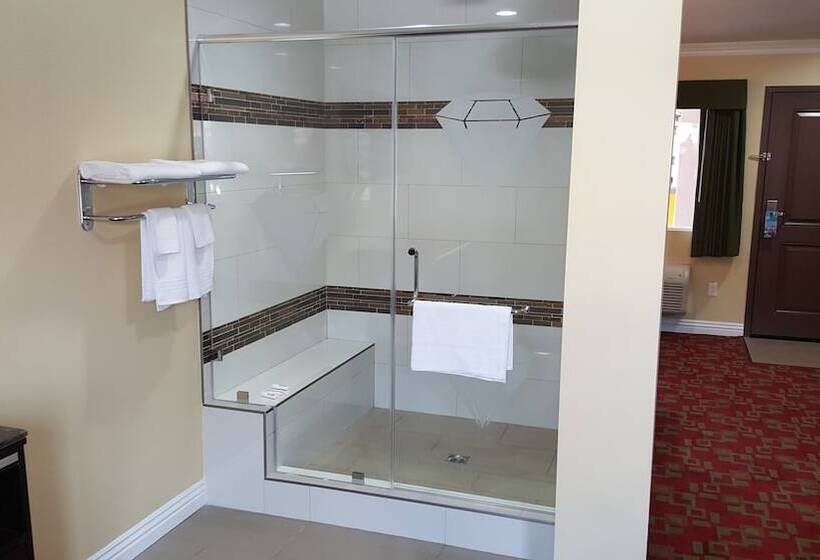 בית מלון כפרי Travelodge Inn & Suites By Wyndham Bell Los Angeles Area