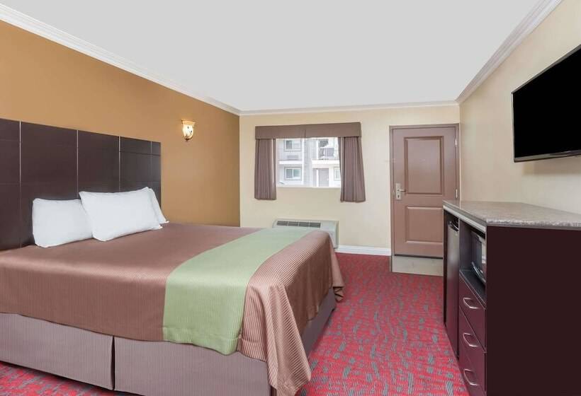 בית מלון כפרי Travelodge Inn & Suites By Wyndham Bell Los Angeles Area