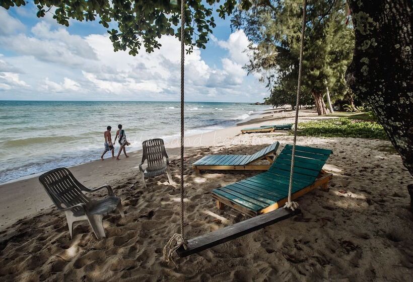 Отель White Sand Beach Resort