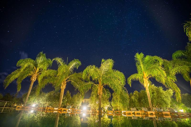 בית מלון כפרי Zoe Seaside Resort