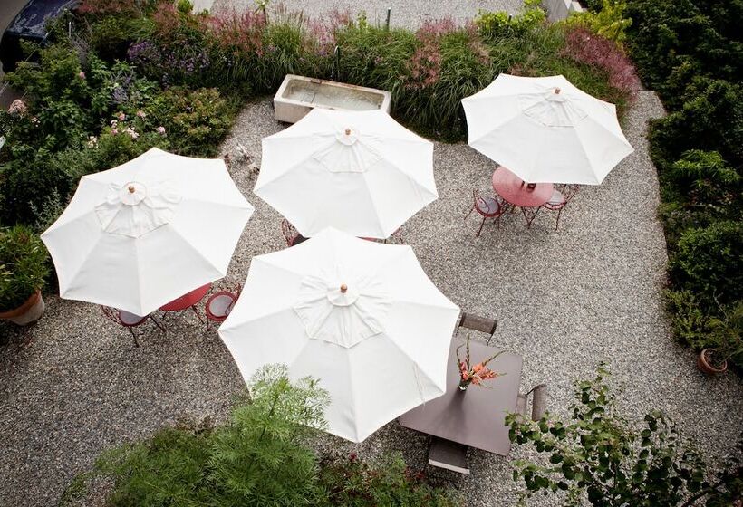 Le Coq Chantant B&b And Boutique