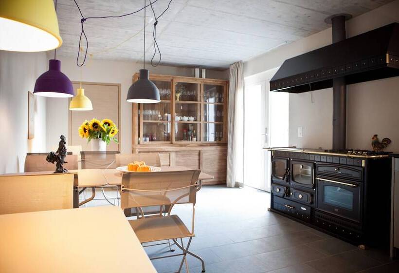 Le Coq Chantant B&b And Boutique