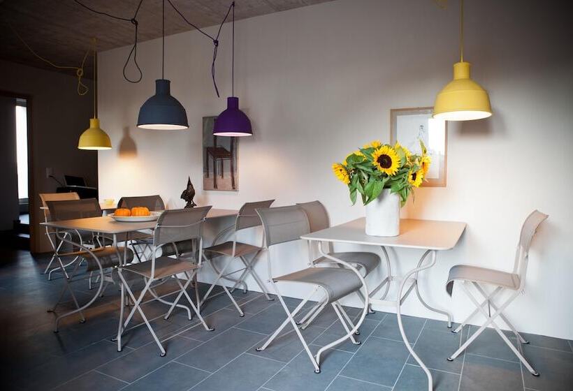 Le Coq Chantant B&b And Boutique