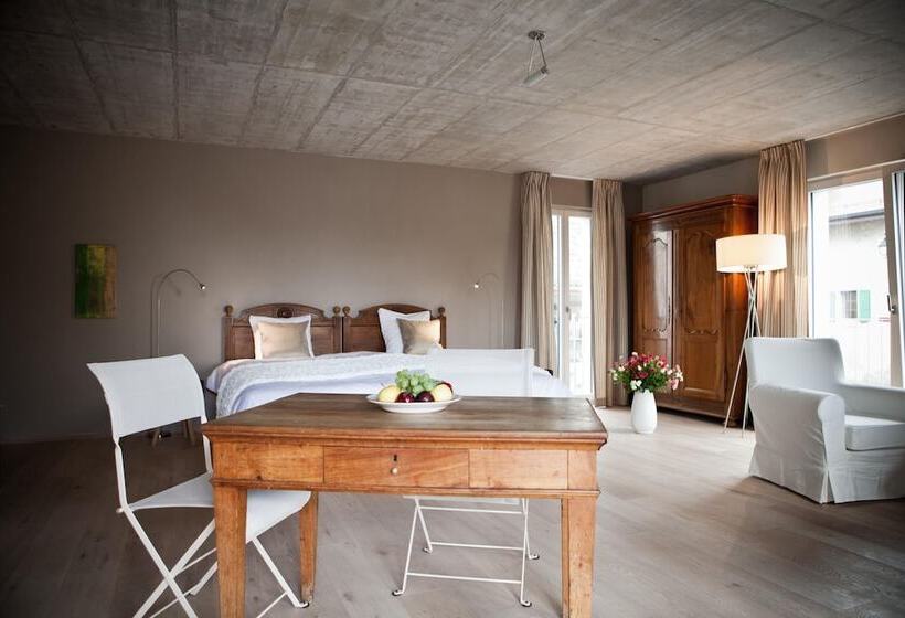 Le Coq Chantant B&b And Boutique