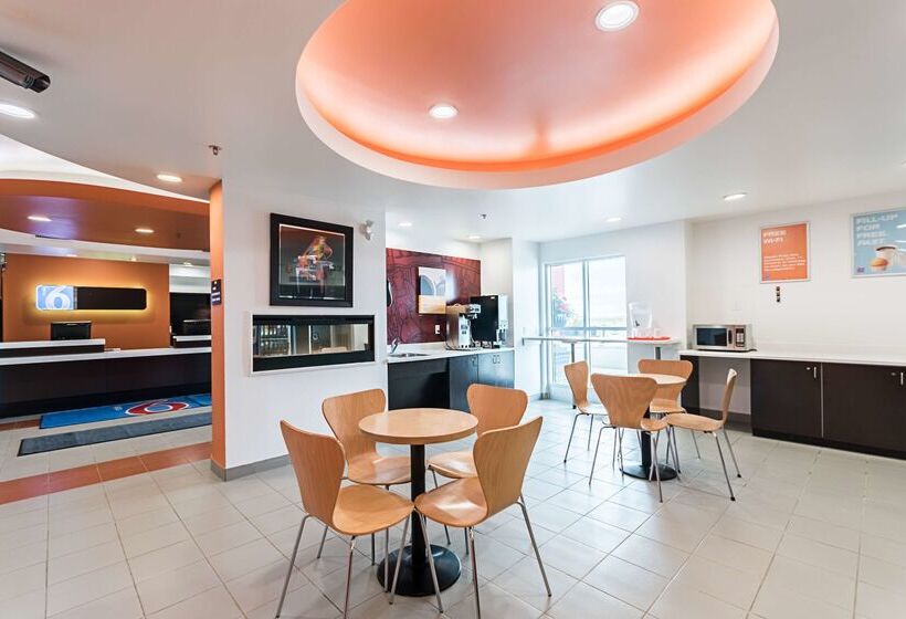 Motel 6 Moosomin, Sk