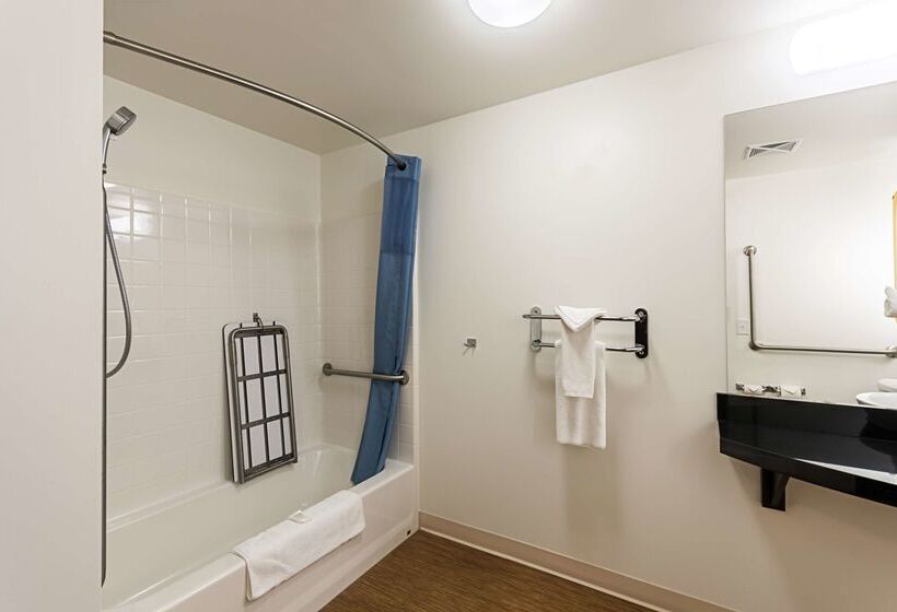 Motel 6 Moosomin, Sk