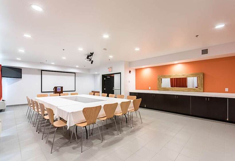 Motel 6 Moosomin, Sk