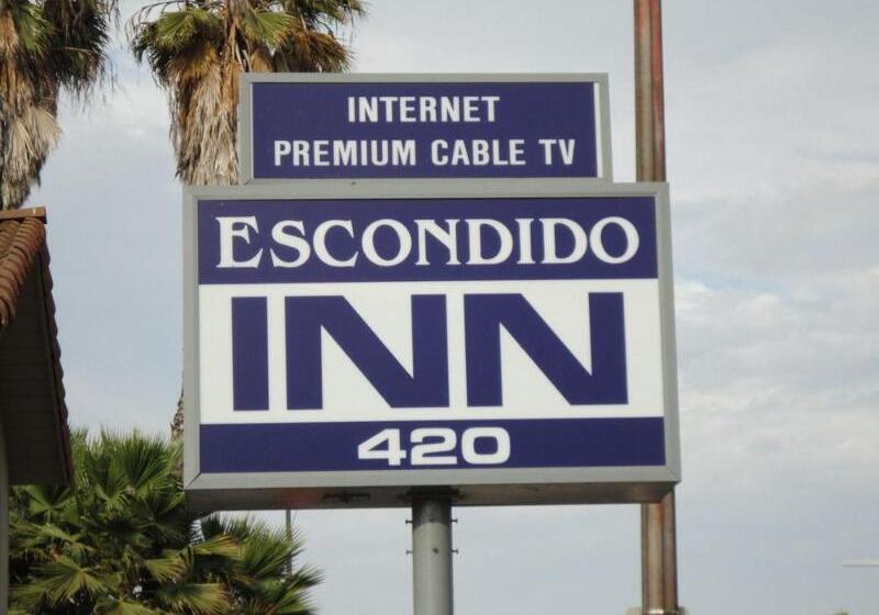 فندق على الطريق Escondido Inn