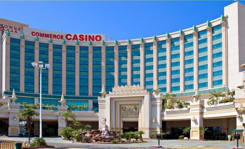 فندق على الطريق The Fly Inn