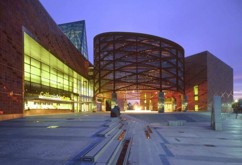 فندق على الطريق The Fly Inn