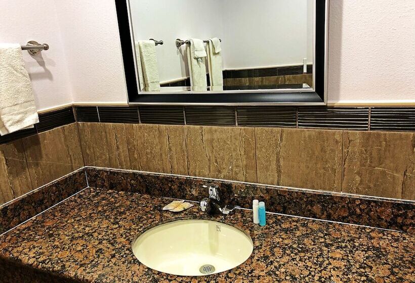 The Patio Motel   Los Angeles, Lax