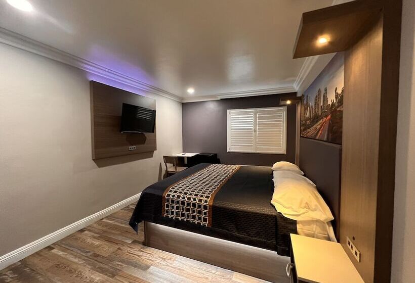 The Patio Motel   Los Angeles, Lax