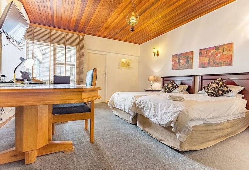 פנסיון Bay Tree Guest House