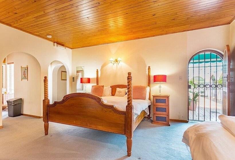 פנסיון Bay Tree Guest House