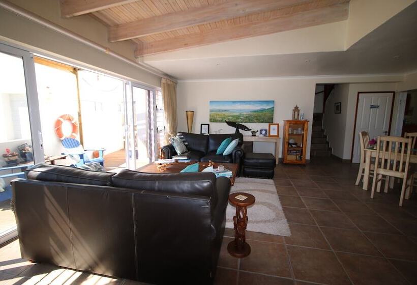 بنسيون Baywatch Guest House