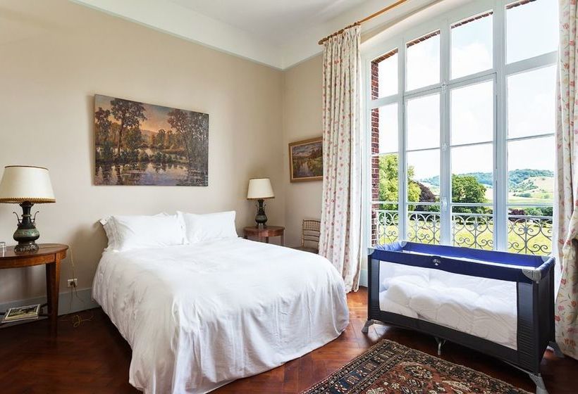 بنسيون Château De Bouelles