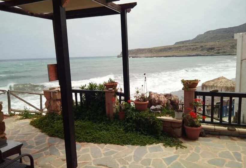 ペンション Coral Rooms