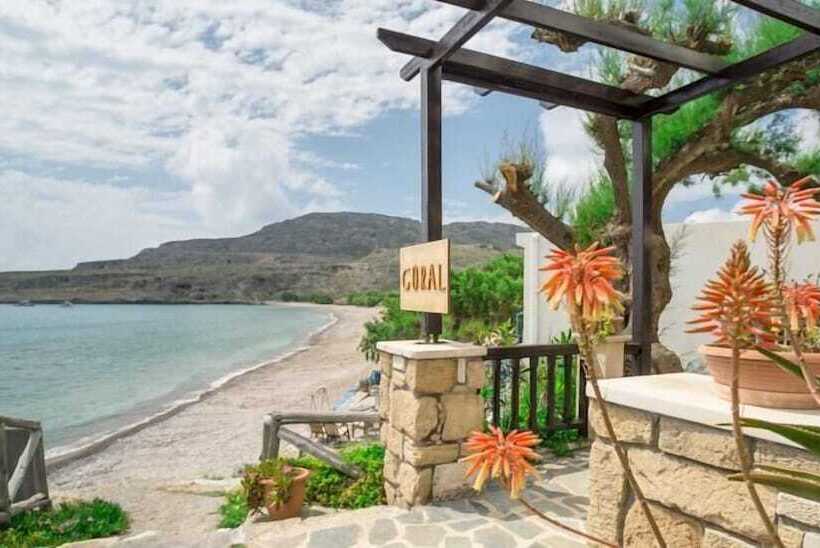 ペンション Coral Rooms