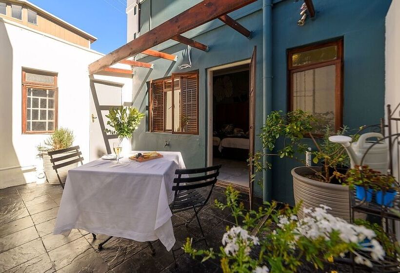 ペンション Leeuwenzee Guesthouse