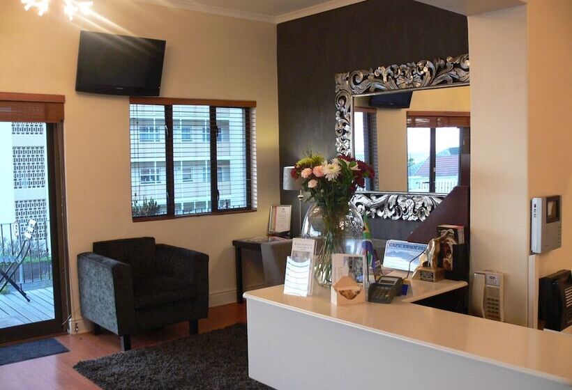 ペンション Leeuwenzee Guesthouse