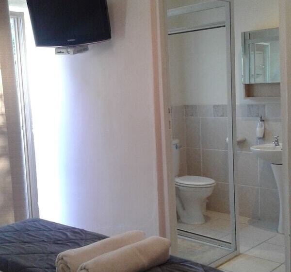 ペンション Leeuwenzee Guesthouse