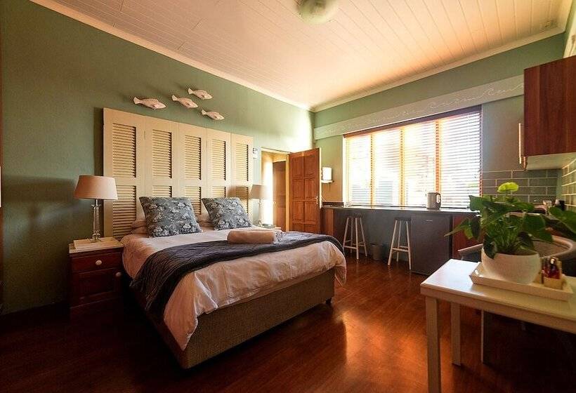 ペンション Leeuwenzee Guesthouse