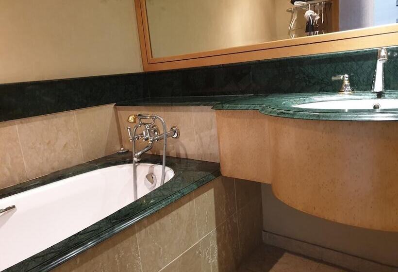 ペンション Leeuwenzee Guesthouse