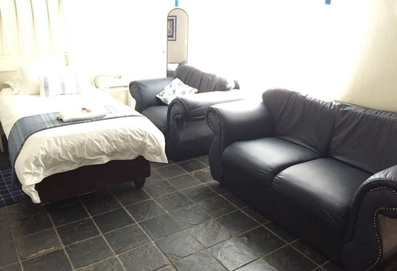 Пансион Travellers Nest Guesthouse