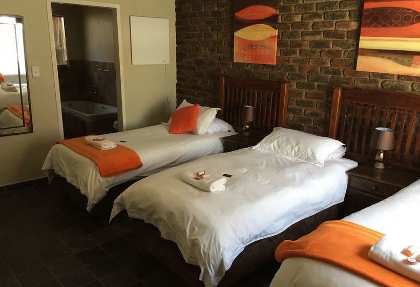 Пансион Travellers Nest Guesthouse