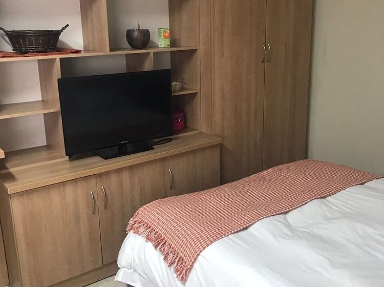 Пансион Travellers Nest Guesthouse