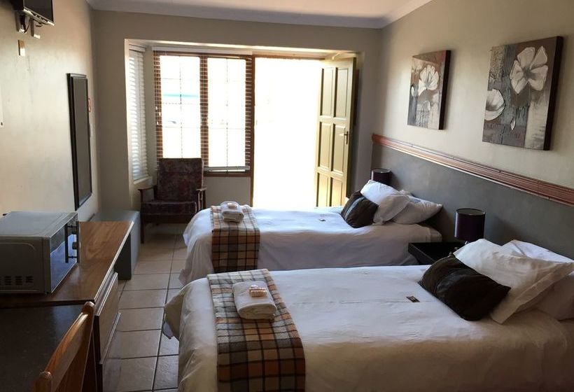 Пансион Travellers Nest Guesthouse