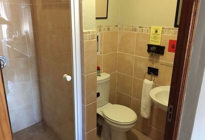 Пансион Travellers Nest Guesthouse