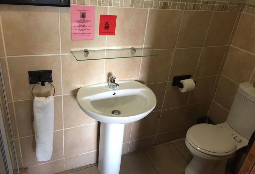 Пансион Travellers Nest Guesthouse