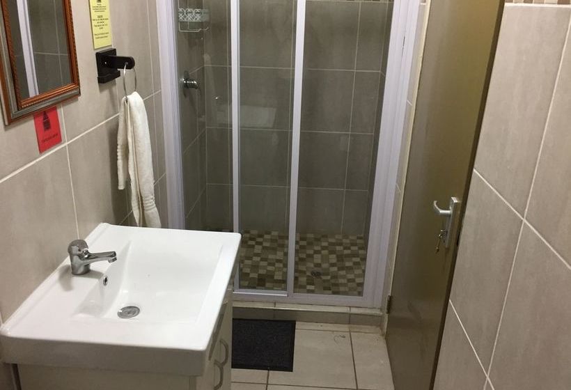 Пансион Travellers Nest Guesthouse