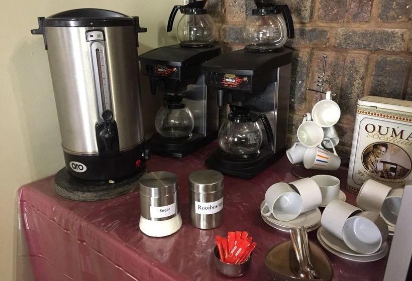 Пансион Travellers Nest Guesthouse