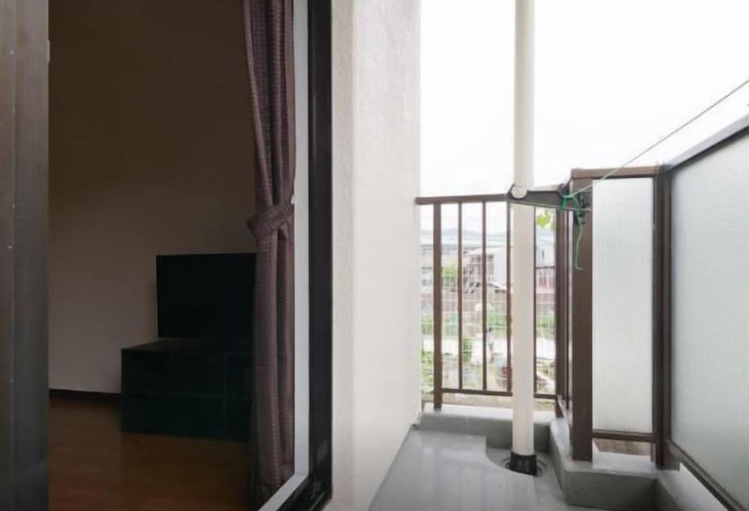 Sunlife Yamashina Apartment