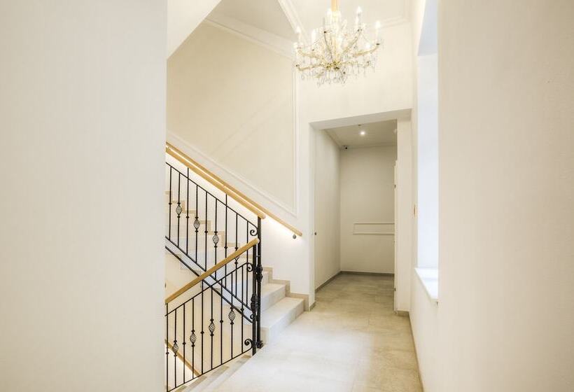 Vienna Grand Apartments City