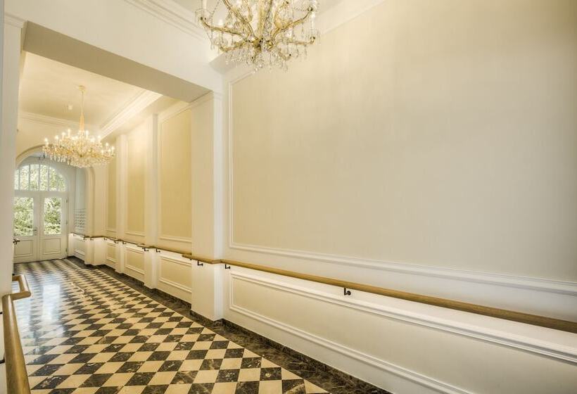 Vienna Grand Apartments City