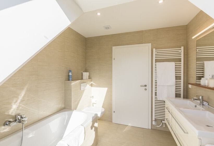 Vienna Grand Apartments City