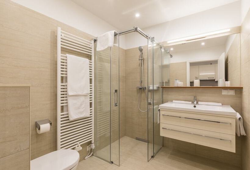 Vienna Grand Apartments City