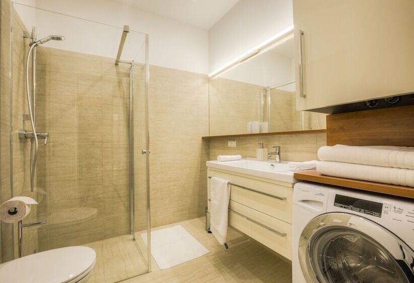 Vienna Grand Apartments City