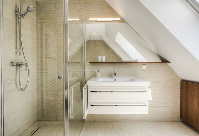 Vienna Grand Apartments City