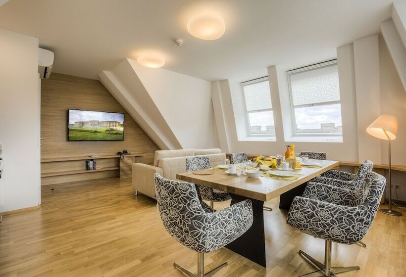 Vienna Grand Apartments City