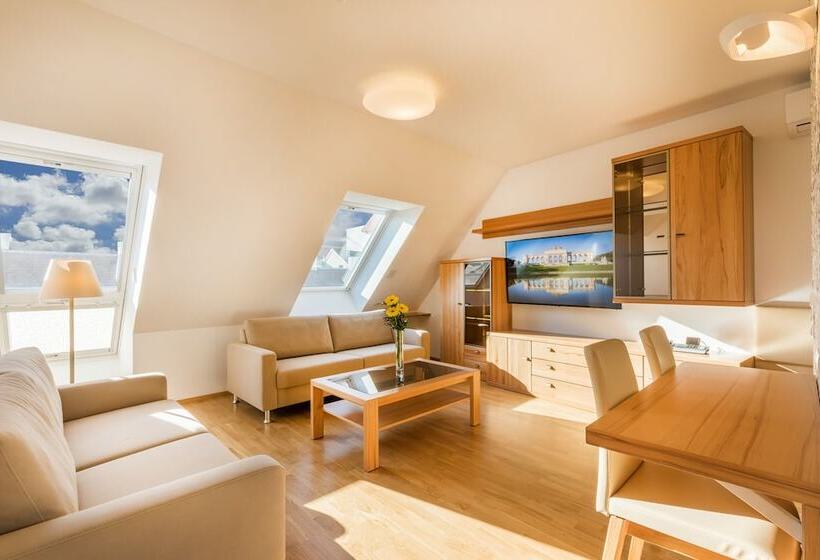 Vienna Grand Apartments City