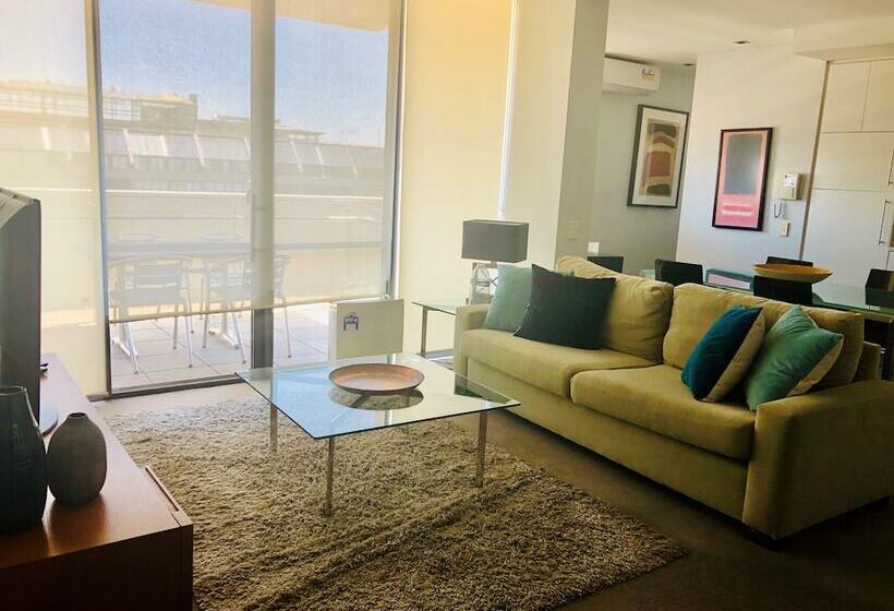 Wyndel Apartments   Clarke Street