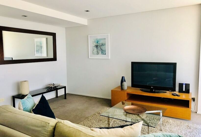 Wyndel Apartments   Clarke Street