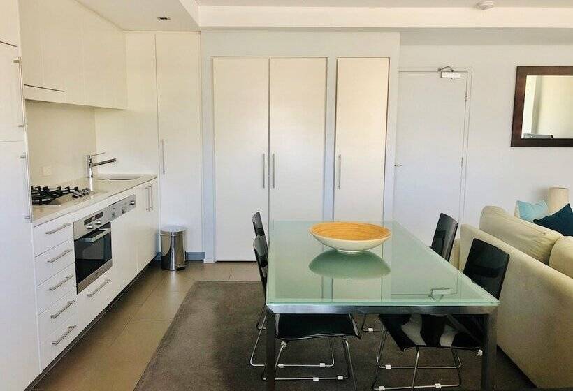 Wyndel Apartments   Clarke Street