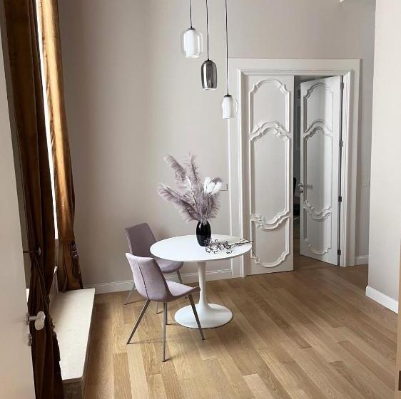 تختخواب و صبحانه Corso Grand Suites