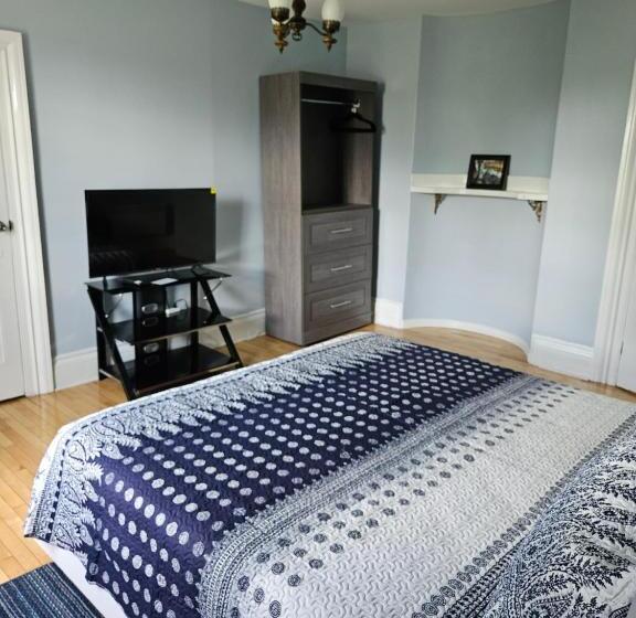 مبيت وإفطار Sunflower Guest Suites