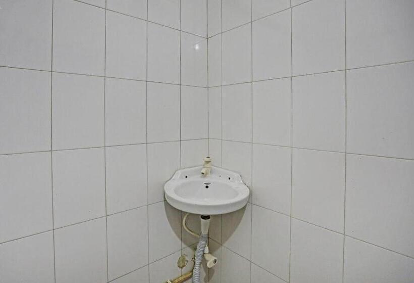 ホテル Collection O Lux